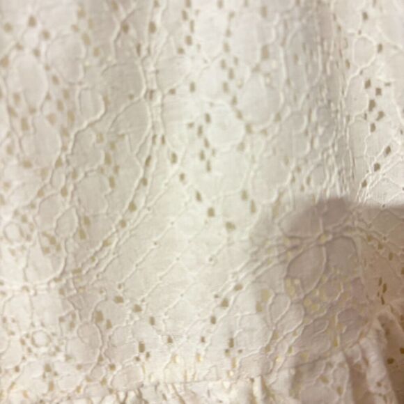 NWT Andree by Unit Peplum Top Womens Medium White Sleeveless Eyelet Embroidered - Picture 4 of 9